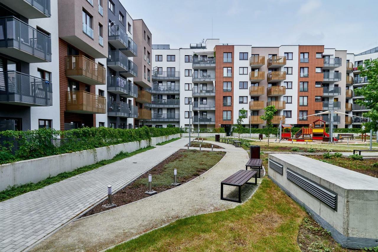 Apartment Swistackiego With Free Garage Wroclaw By Renters Екстер'єр фото
