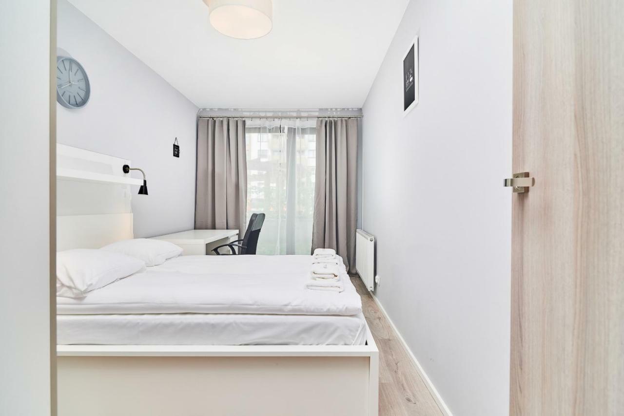 Apartment Swistackiego With Free Garage Wroclaw By Renters Екстер'єр фото